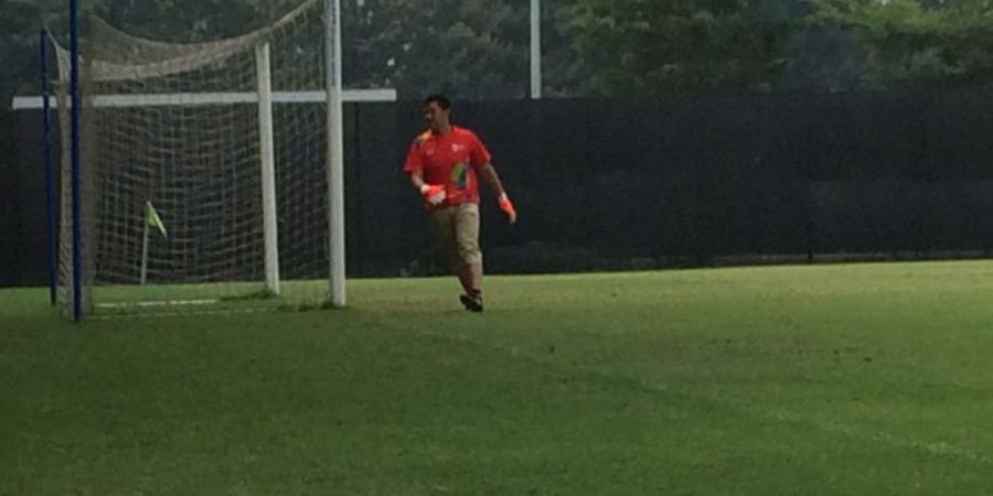 Fan Persipura Jadi Kiper Dadakan saat Latihan Tendangan Penalti Timnas U-23 Indonesia