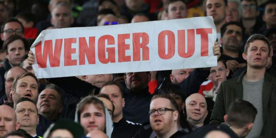 Arsenal Kalah, Slogan Wenger Out Terbentang Saat Laga Indonesia Vs Islandia di SUGBK