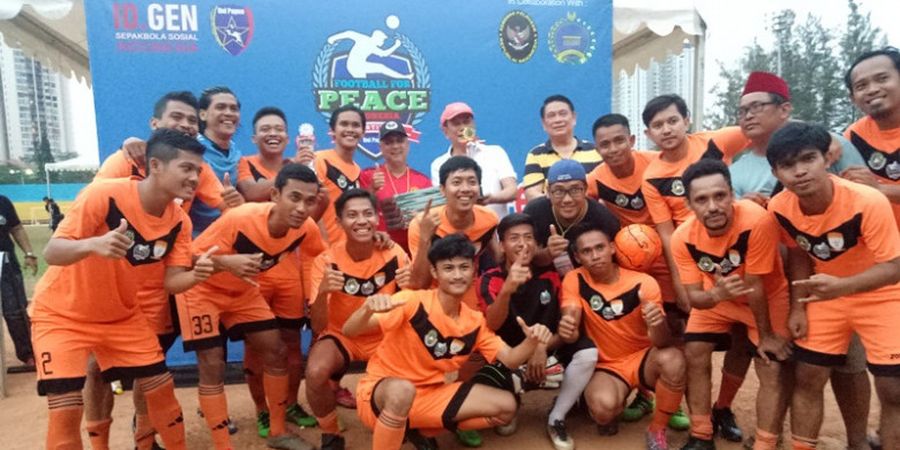 Anak Pesantren Juara Football for Peace Festival 2018