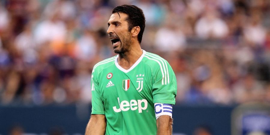 Susunan Pemain Juventus Vs Cagliari - Buffon Pecahkan Rekor Totti