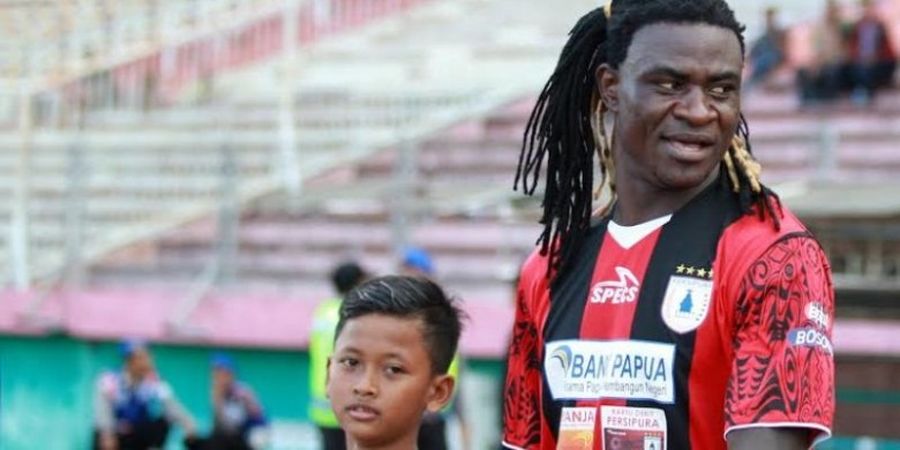 Mantan Pemain Persipura Bio Paulin Ingin Bermain Lagi, Ada yang Minat?