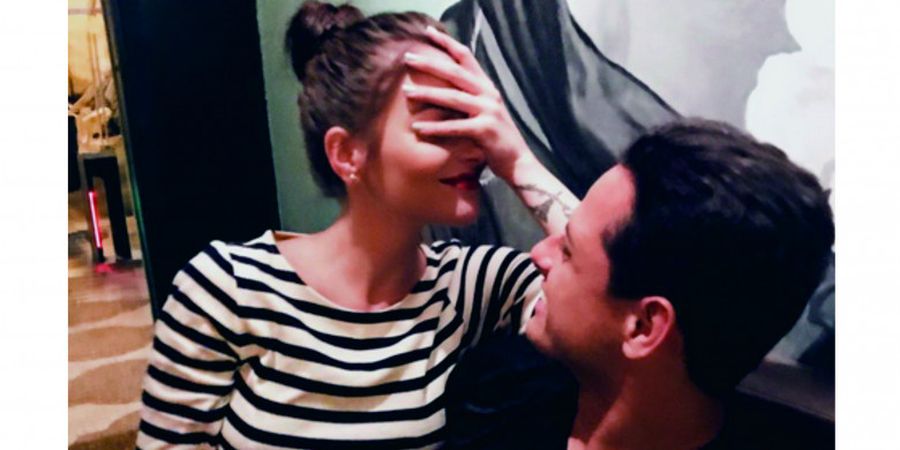 Wanita Cantik Ini Unggah Foto Mesra Bersama Chicharito, Netizen: Nikahi Dia!