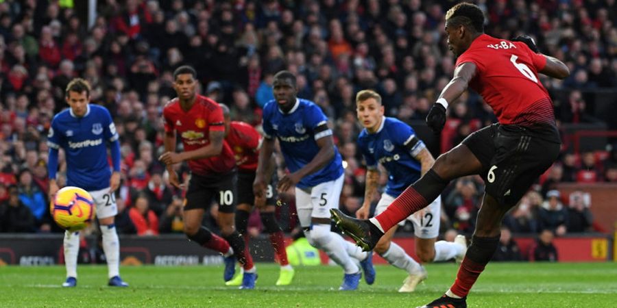 Tidak Berbuah Gol, Teknik Penalti Aneh Paul Pogba Jadi Bahan Olok-olok Netizen... dan Luke Shaw!