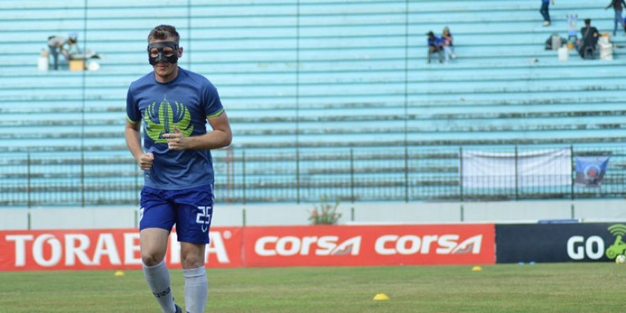 Liga 1 Rampung, Dua Pemain Ini Sempat Kenakan Topeng