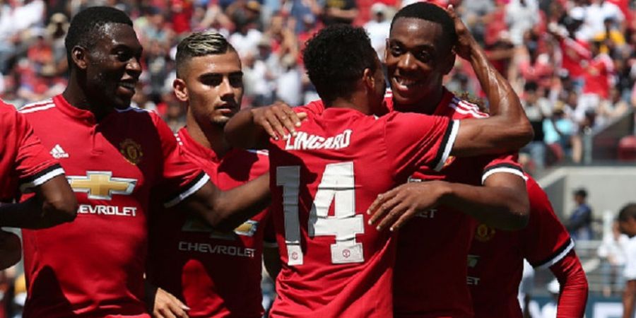 Sosok Wanita Cantik dan Riuh Levi's Stadium di Laga Manchester United vs Real Madrid