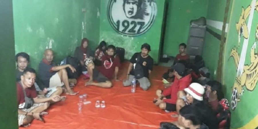 Persebaya Vs PSM - The Macz Man Dapat Sambutan Hangat dari Bonek 