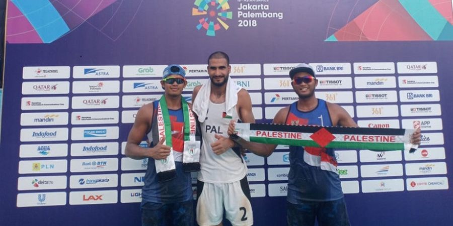 Voli Pantai Asian Games 2018 - Ketika Syal Palestina Dikalungkan kepada Pemain Indonesia