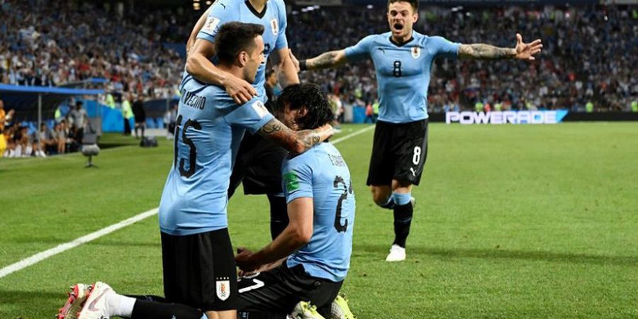 Dwigol Edinson Cavani Tendang Cristiano Ronaldo cs dari Piala Dunia 2018