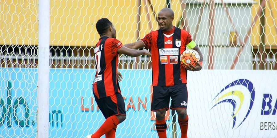 Boaz Solossa Penyerang Unik dari Persipura