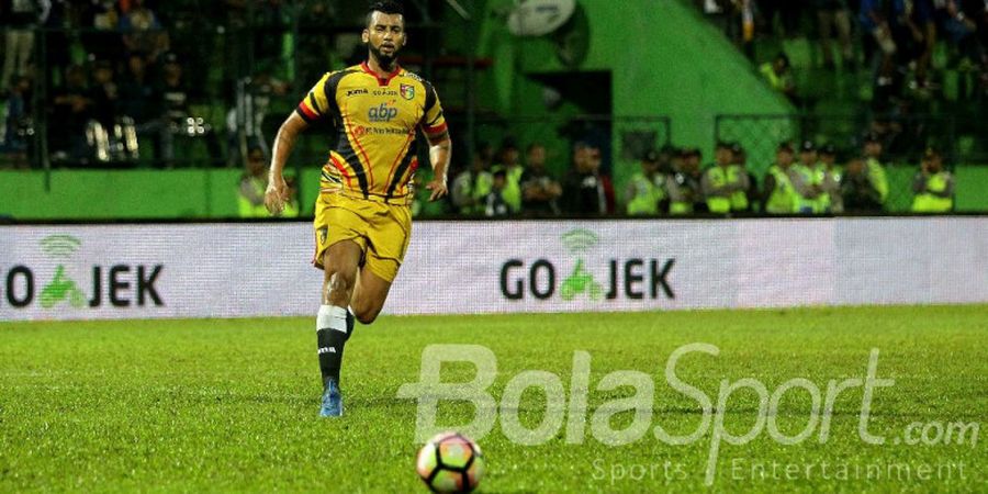 Mitra Kukar Vs Persija Jakarta - Marclei Cesar Caves Bawa Mitra Kukar Unggul di Babak Pertama