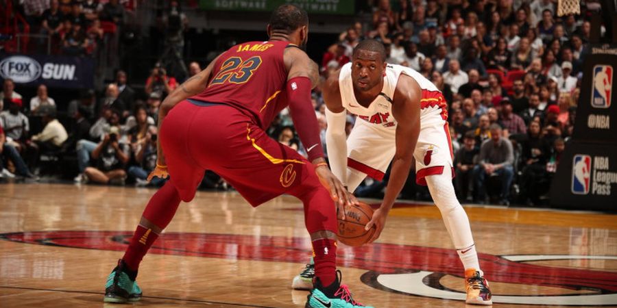 Block Dwyane Wade ke LeBron James Jadi Sorotan Saat Heat Taklukkan Cavaliers