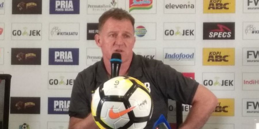 Persib Vs Persipura - Persiapan Matang, Peter Butler Optimis Menang di GBLA