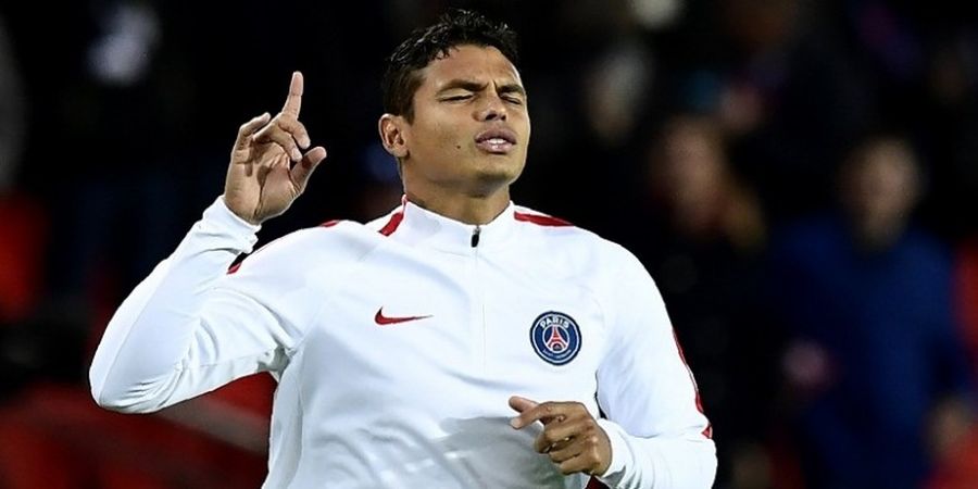 Thiago Silva Dukung AC Milan dari Jauh