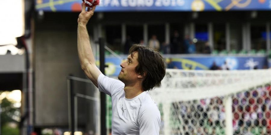 Tomas Rosicky dan Misteri Angka 17