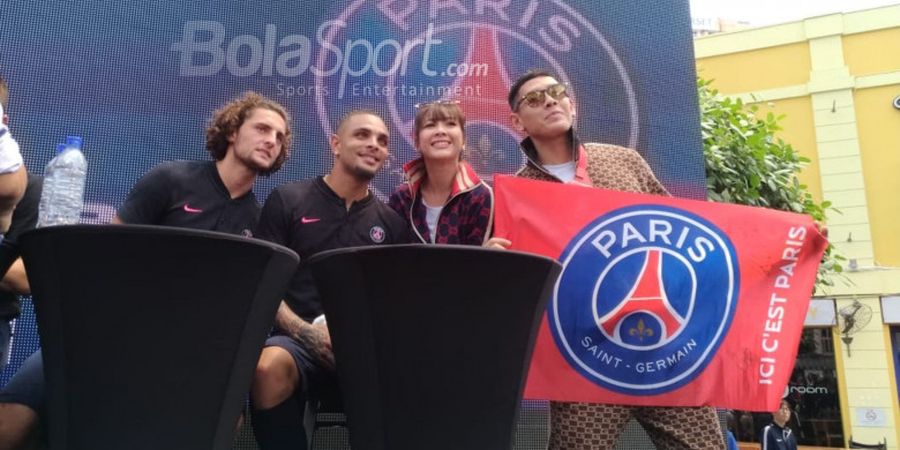 Bahagianya Ganindra Bimo dan Andrea Dian saat Berjumpa dengan Bintang Arsenal serta PSG di Singapura