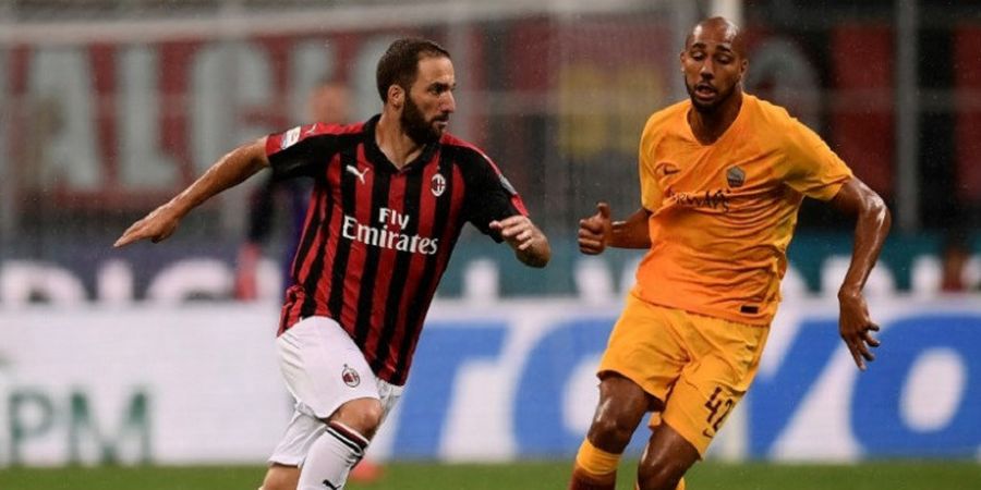 Hasil AC Milan Vs AS Roma - Drama VAR Anulir 2 Gol Milik Higuain dan N'Zonzi dan Warnai Kemenangan Milan