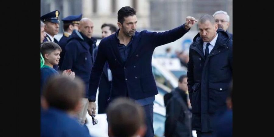 VIDEO - Gianluigi Buffon Ambyar dalam Penghormatan untuk Davide Astori