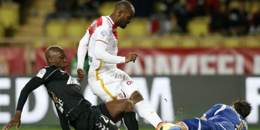 VIDEO - Assist Sang Kiper Diubah Menjadi Tendangan Akrobatik Indah oleh Eks Pemain Timnas Brasil!