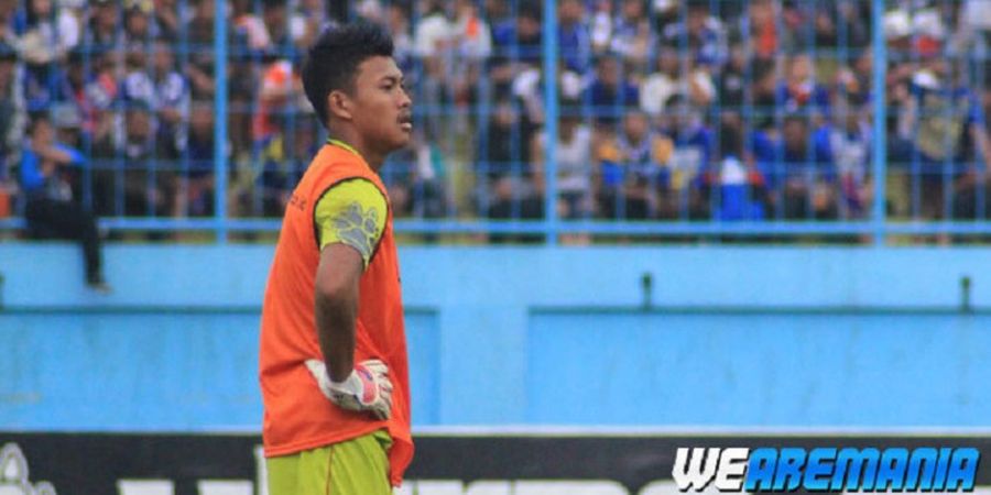 Kiper Persib Bandung Lelang Jersey demi Choirul Huda