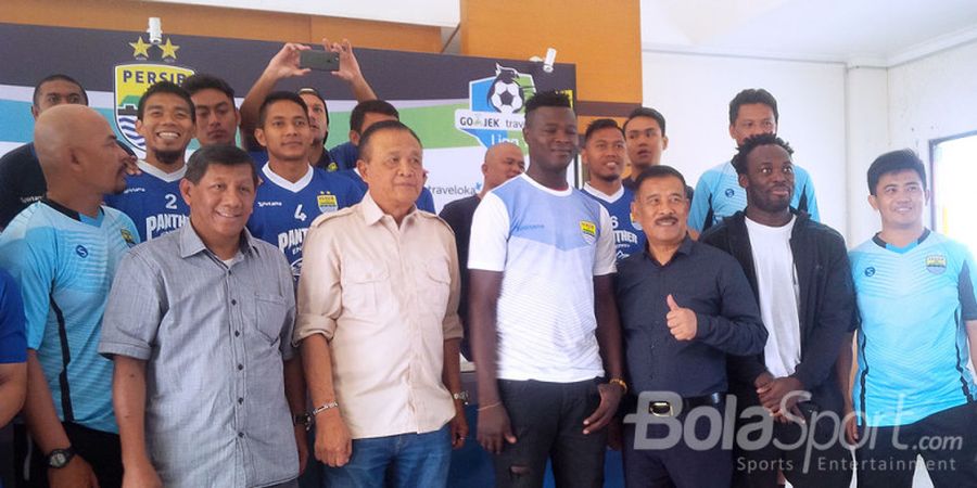 Sampai Kapan Ezechiel N Douassel Perkuat Persib? 