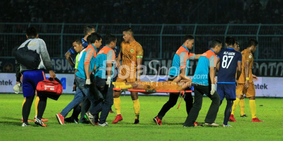 VIDEO - Ngeri, Ini 2 Pelanggaran Terhoror di Babak Penyisihan Grup Piala Presiden 2018