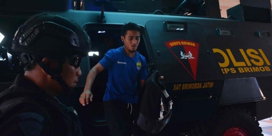 Tak Bisa ke Masjid, Eks Persib Tetap Menjalankan Ibadah di Rumah