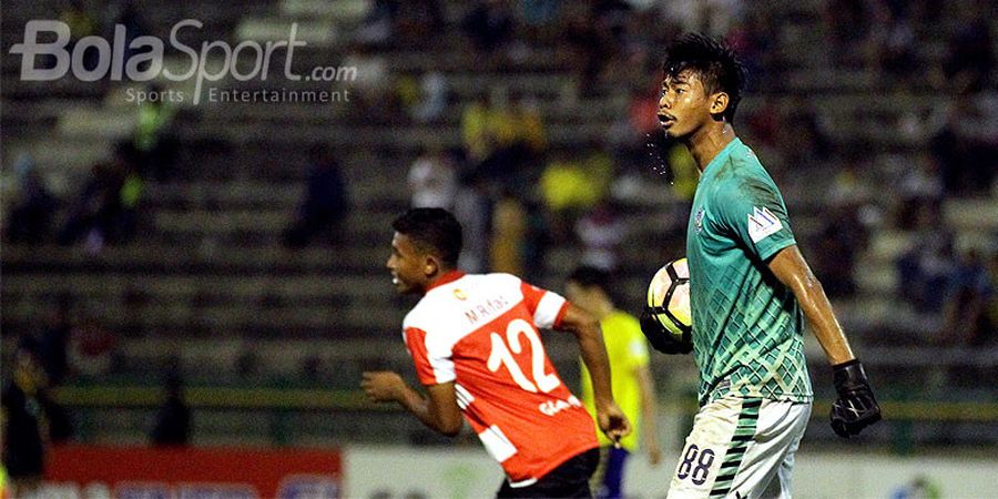 Pelatih Asal Brasil Ini Sebut Satria Tama Satu Level dengan Kiper Senior, Ini Buktinya