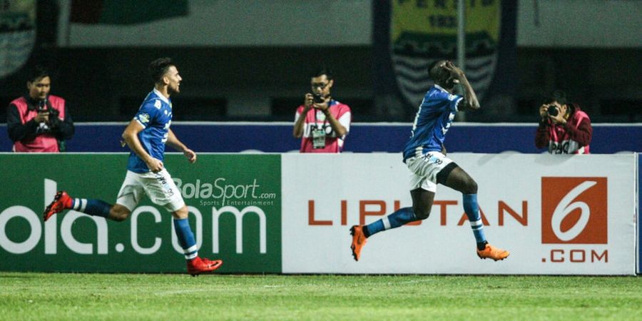 Persib Vs PSM - Gol Ezechiel dan Bauman Angkat Persib Menanjak 7 Peringkat