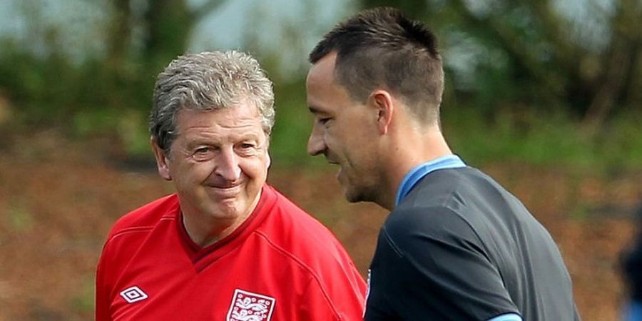 Hodgson Bicara soal Lini Belakang Inggris dan John Terry 