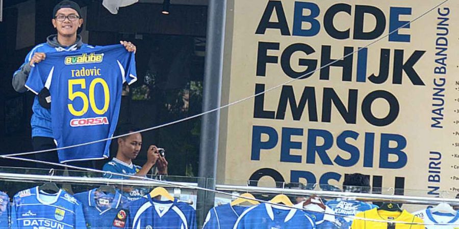 Satu Fan Persib dengan Misi Luar Biasa Melalui Jersey