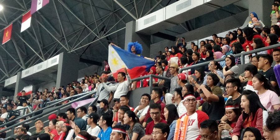 Voli Asian Games 2018 - Kocak, Fan Filipina Nekat Joget di Tribun Suporter Indonesia