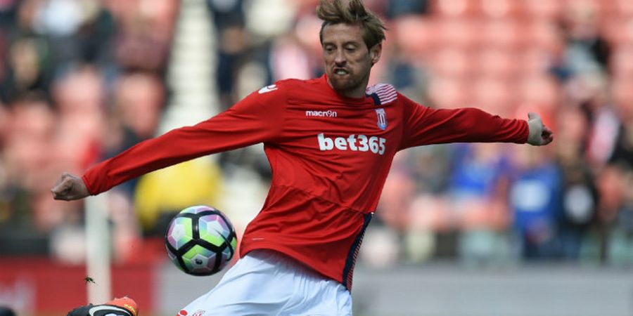 Mengenang Karier di Liverpool, Peter Crouch Ternyata Pernah Naksir Istri Xabi Alonso