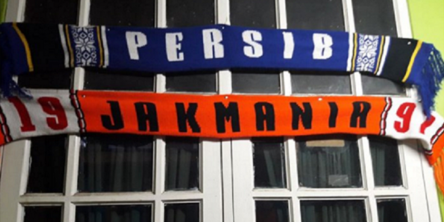 Persija-Persib Damai, Syal Persib dan Jakmania Berdampingan di Depan Rumah Almarhum Ricko Andrean