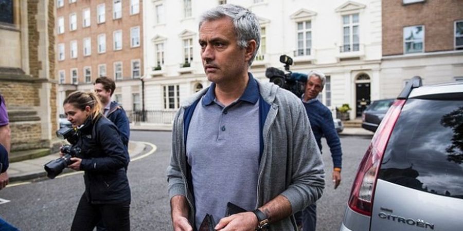 Kurang dari 24 Jam Mourinho Resmi Berstatus Manajer Man United