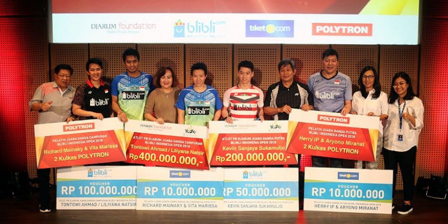 Pelukan Sang Ibu di Istora Pastikan Liliyana Natsir Akan Pensiun Akhir Tahun Ini