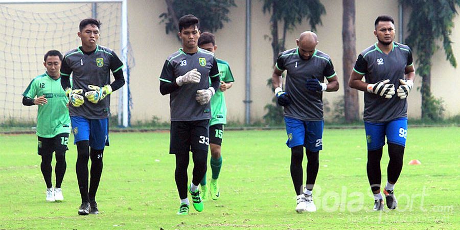 Satu Kiper Persebaya Merapat ke Borneo FC