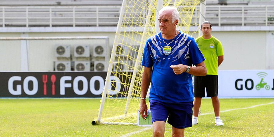 Mario Gomez Merasa Bangga Dua Pemain Persib Dipanggil Timnas Indonesia