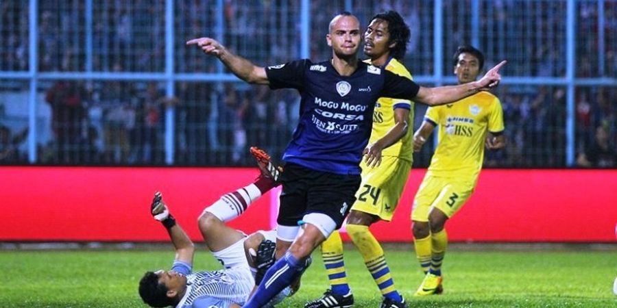 Arema Terpuruk di Dasar Klasemen, Aremania Harapkan Kedatangan Pemain Gacor Ini