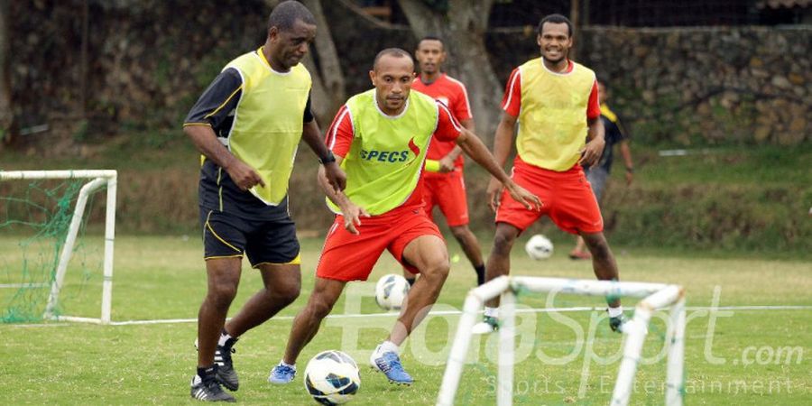 Wanderley Junior Meminta Persipura Lebih Sabar Depan Gawang