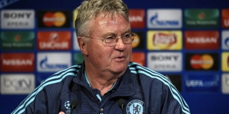 Oscar Ingin Lebih Lama Dilatih Hiddink
