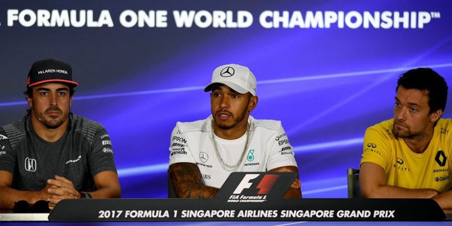 Lewis Hamilton Unggah Foto dengan Motor Balap, Mungkinkah Kode Dirinya Akan Pindah ke MotoGP