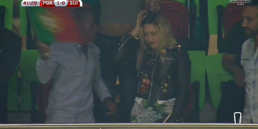 Madonna Akan Membuka Sekolah Sepak Bola di Malawi