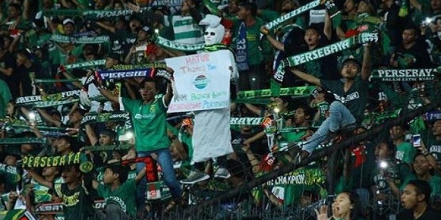 Spanduk dengan Tulisan Pray For Bali Warnai Laga Persebaya Kontra Bali United