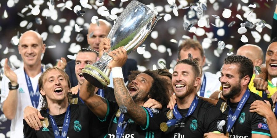 GALERI FOTO - Deretan Selfie Para Pemain Real Madrid dengan Trofi Piala Super Eropa 