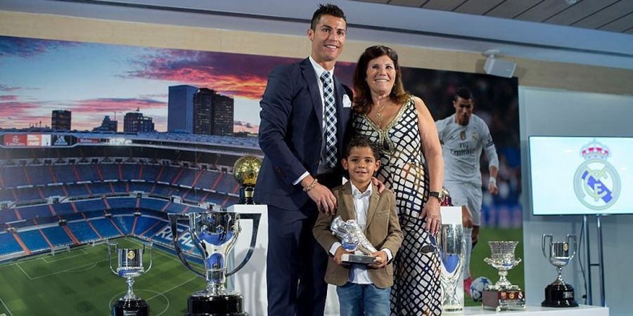 Cristiano Ronaldo Diisukan Kencani Pilot Wanita dan Dekati Model