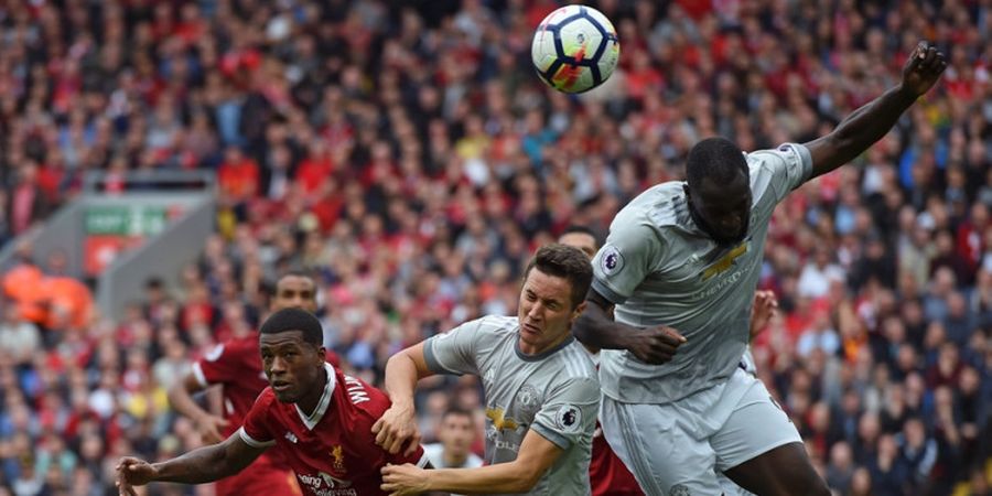 Foto Viral Manchester United Parkir Bus yang Diunggah Penggemar Liverpool Ternyata Palsu