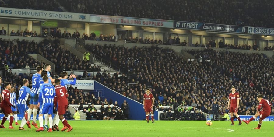 VIDEO - Philippe Coutinho Bukan Kali Pertama Cetak Gol Free-kick Datar