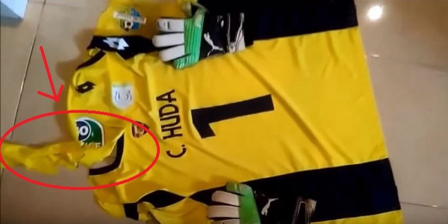 VIDEO - Inilah Kondisi Jersey Terakhir yang Dikenakan Choirul Huda, Dari Kebanggaan Hingga Robekan 