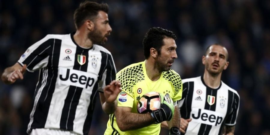 Pelatih Juventus Ungkap Alasan Tak Mainkan Trio Buffon-Barzagli-Chiellini