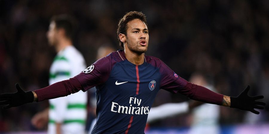 VIDEO - Maksud Ingin Pamer Skill, Sepatu Neymar Malah Nyemplung ke Laut